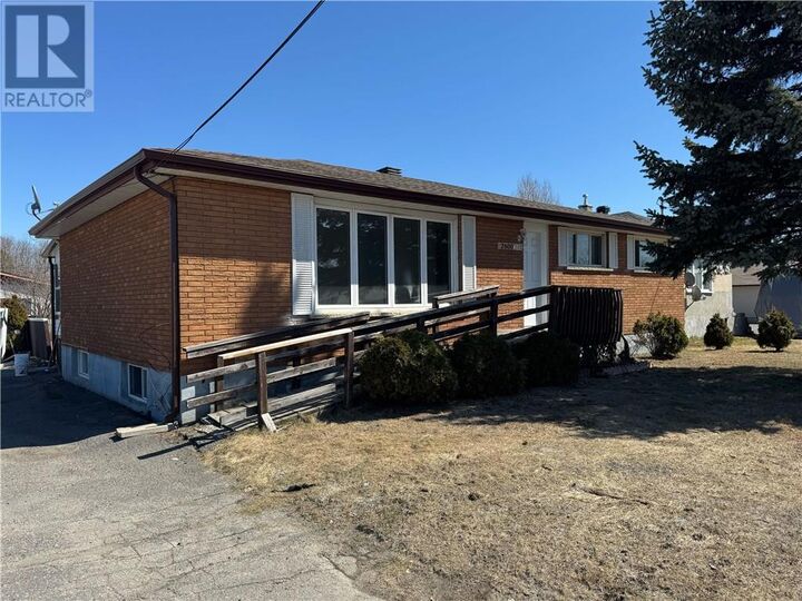 Property Photo:  2600 Municipal Road Unit# Upper  ON P3N 1K6 