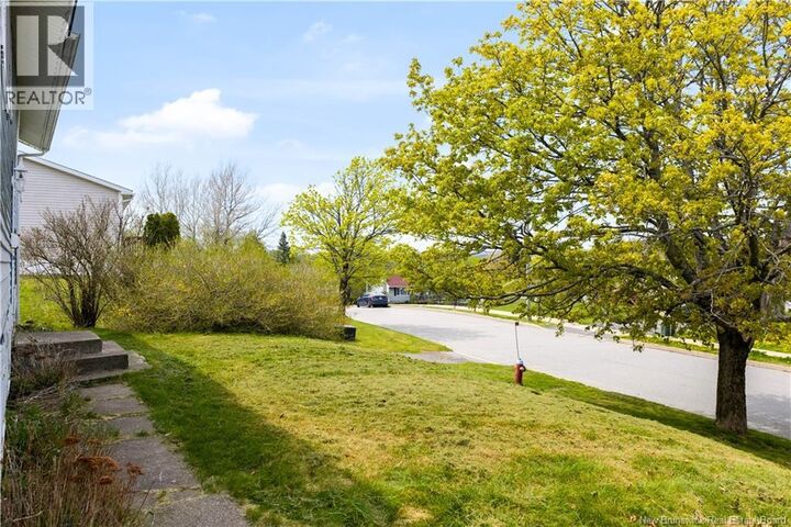 Property Photo: 49 Allingham Crescent NB E2M 5A7