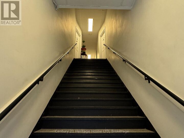 Property Photo:  40 Jarvis Street 2  ON L2A 2S5 