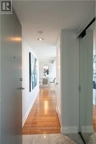 Property Photo:  228 Queens Quay West 816  ON M5J 2X1 