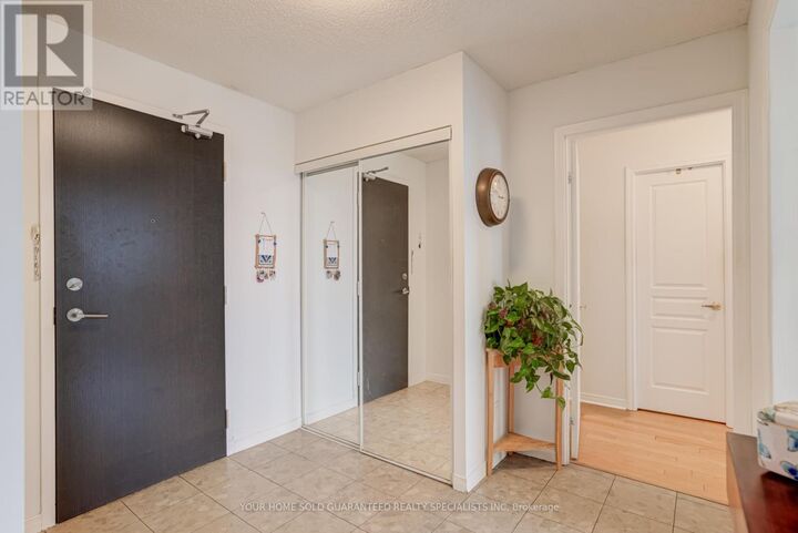 Property Photo: 29 Northern Hts Drive 408 ON L4B 4L8