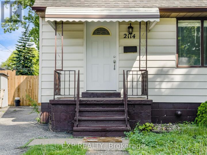 Property Photo:  2114 Girardot Street  ON N9B 1R2 