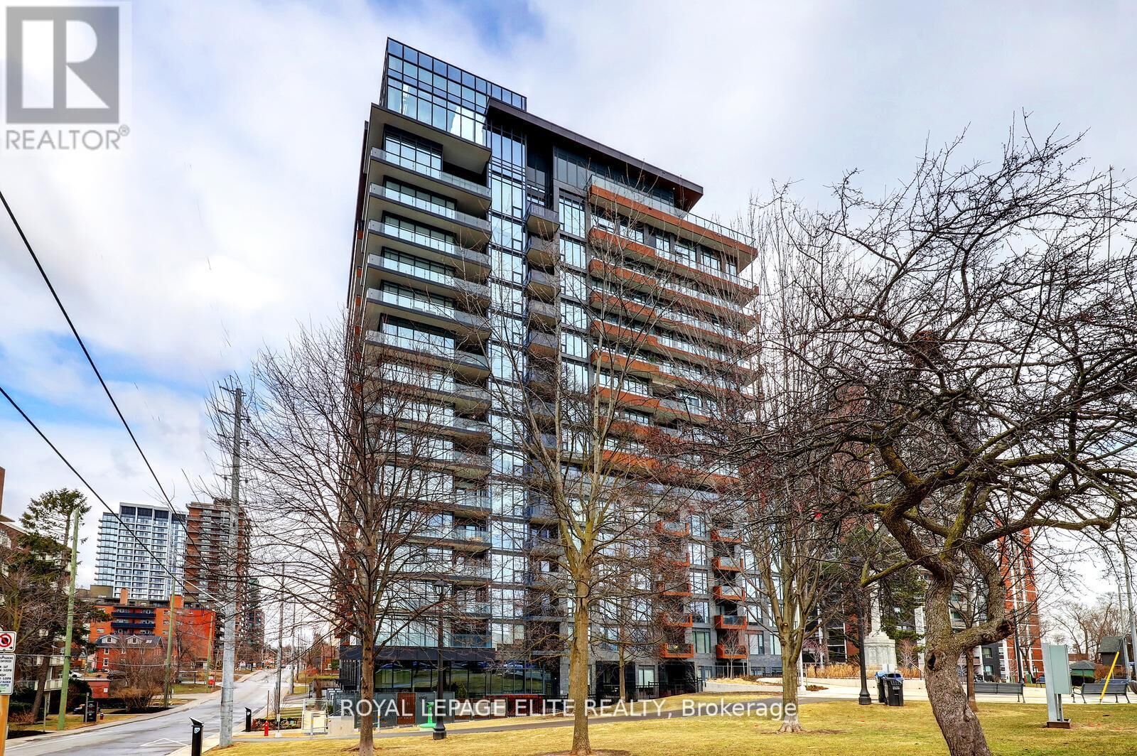 Property Photo:  21 Park Street East 318  ON L5G 0C2 