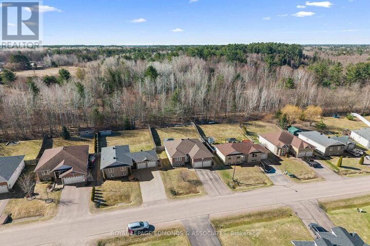 Property Photo: 669 Fairview Avenue South ON K8A 8N4
