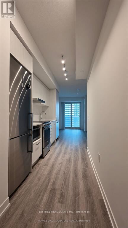 Property Photo: 195 Commerce Street 3302 ON L4K 0P9