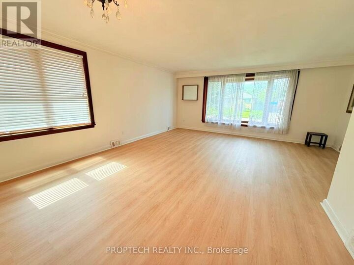 Property Photo: 418 North Fernleigh Circle ON L4C 1E3