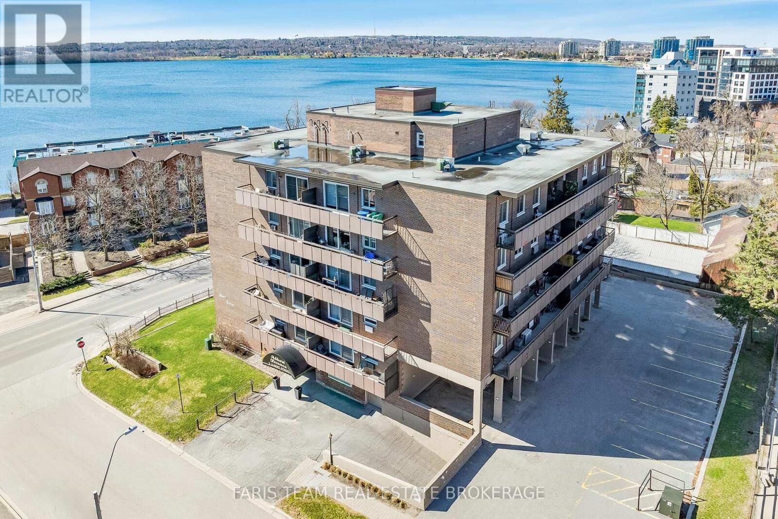 Property Photo:  2 Albert Street 48  ON L4M 3S4 