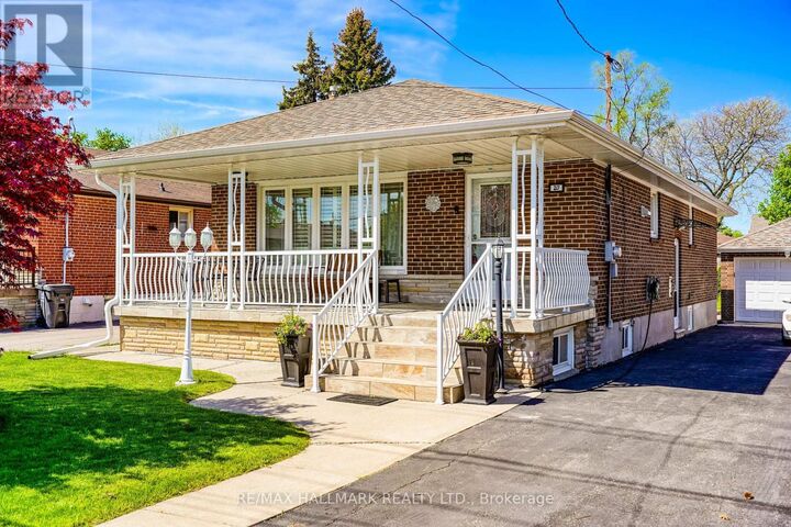 Property Photo:  20 Elinor Avenue  ON M1R 3H2 
