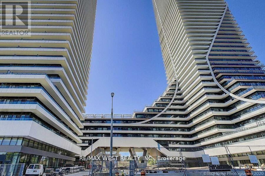Property Photo:  30 Shore Breeze Drive 4617  ON M8V 0J1 