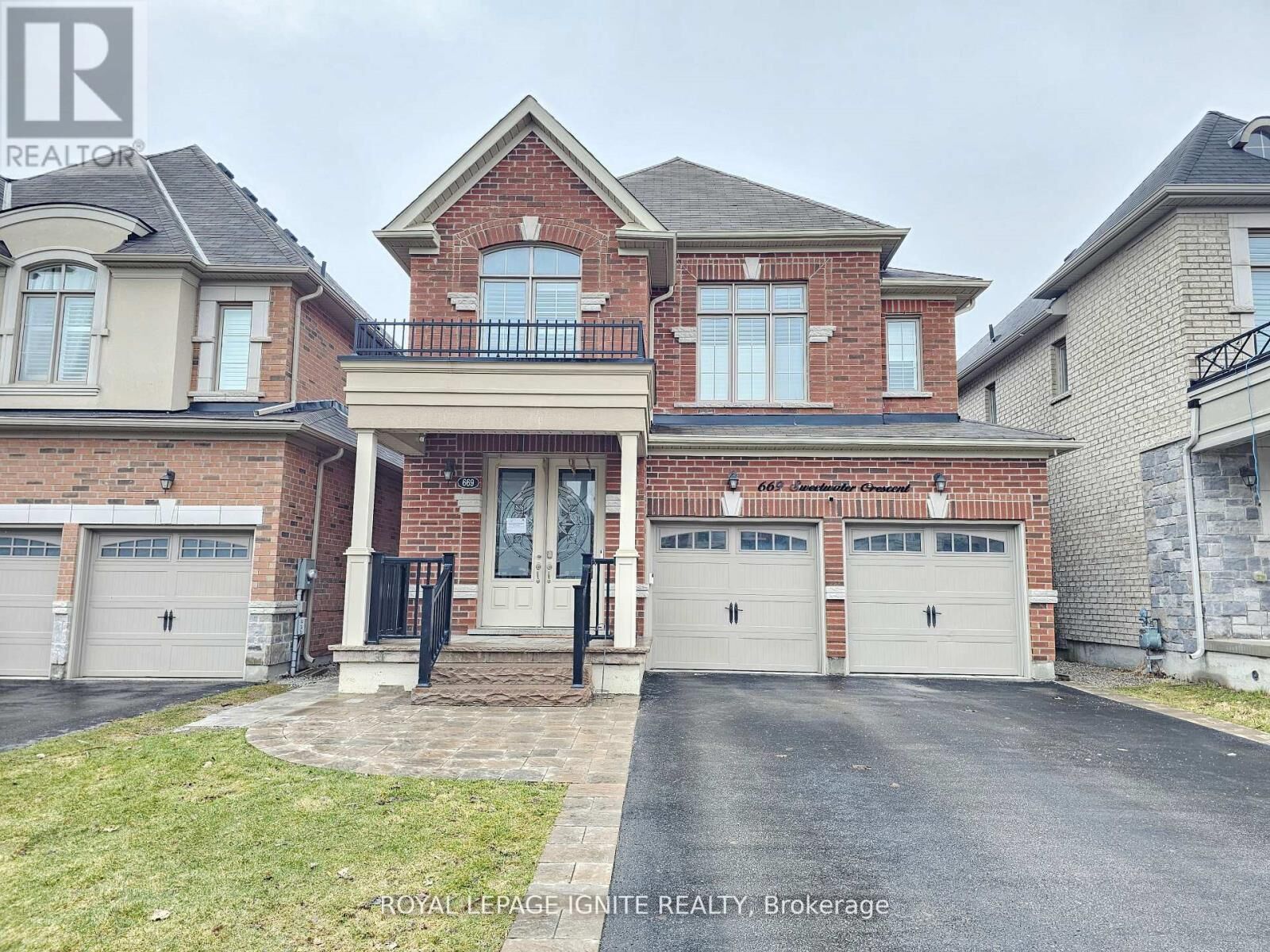Property Photo: 669 Sweetwater Crescent Bsmt ON L3X 0H6