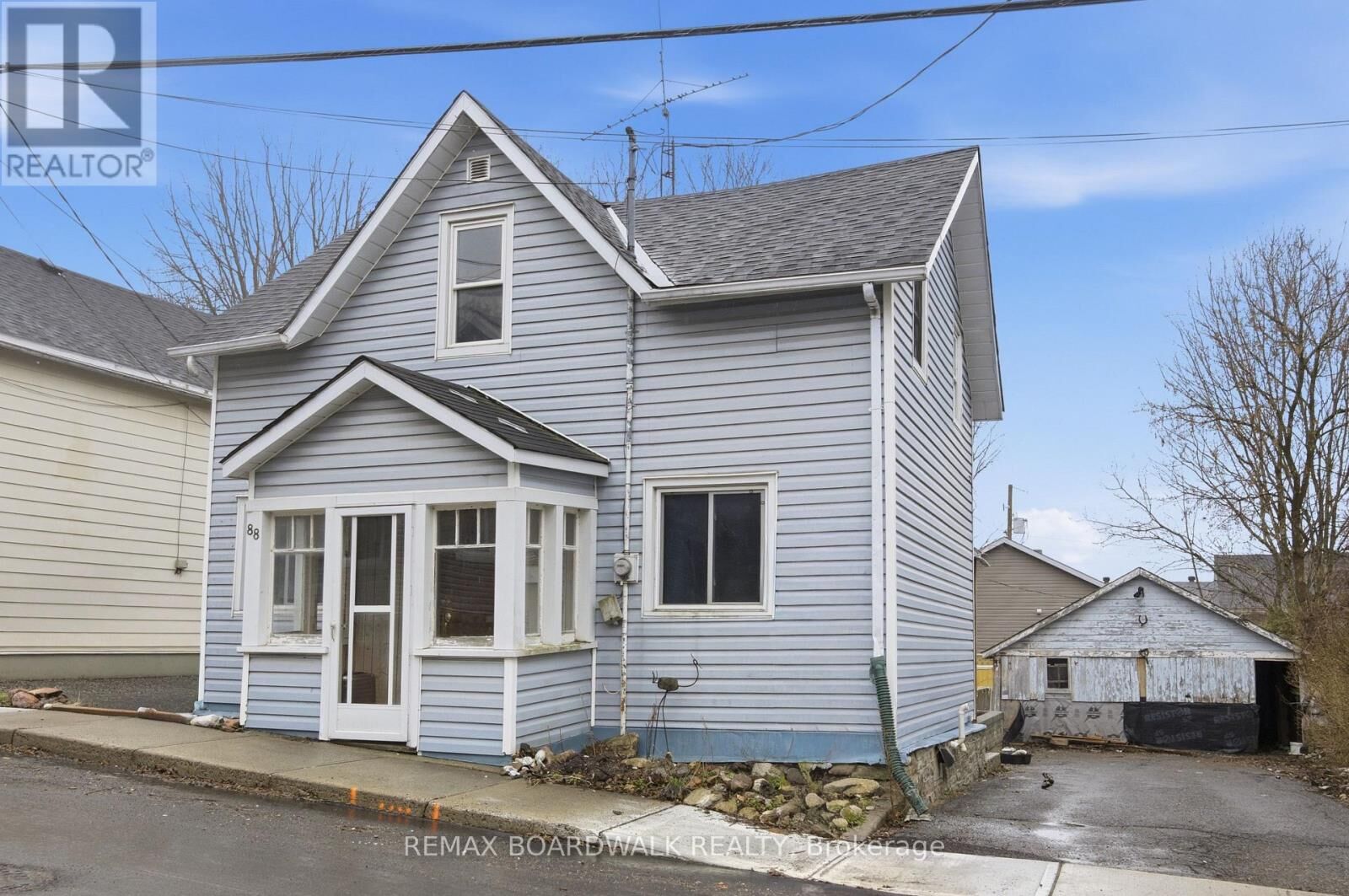 Property Photo:  88 Charles Street  ON K7C 2Y3 