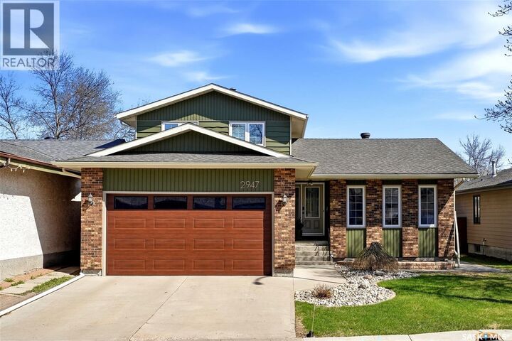 Property Photo:  2947 More Crescent E  SK S4V 0T6 