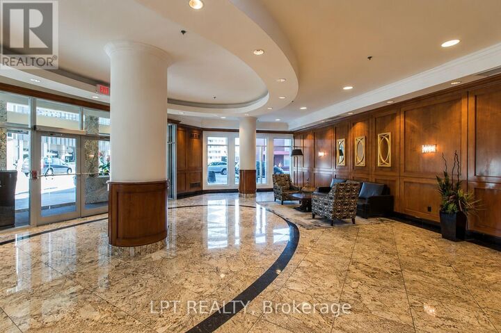 Property Photo:  242 Rideau Street 2503  ON K1N 0B7 