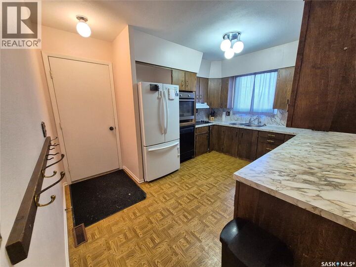 Property Photo: 10 Yandeau Crescent SK S0C 2G0