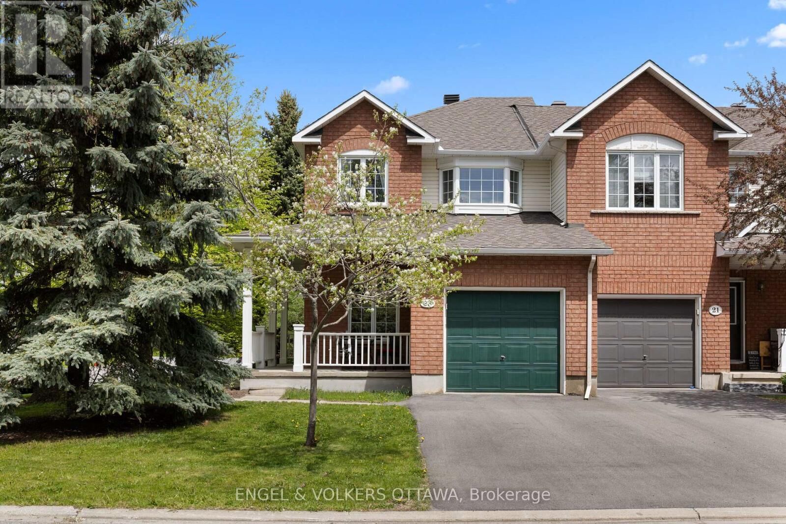 Property Photo: 23 Cambray Lane ON K2K 3C3