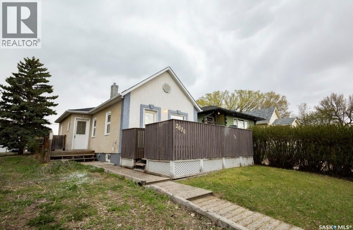 Property Photo:  2070 Reynolds Street  SK S4N 3M8 