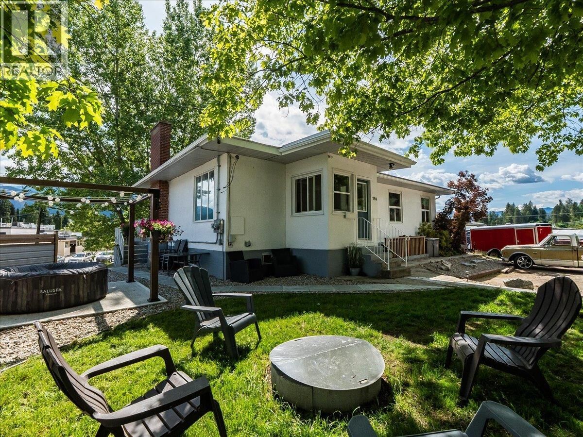 Photo de la propriété: 750 7th Avenue BC V1N 1R7