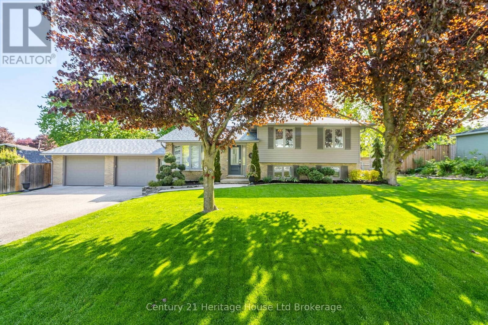 Property Photo: 11 Millard Street ON N4S 7V6