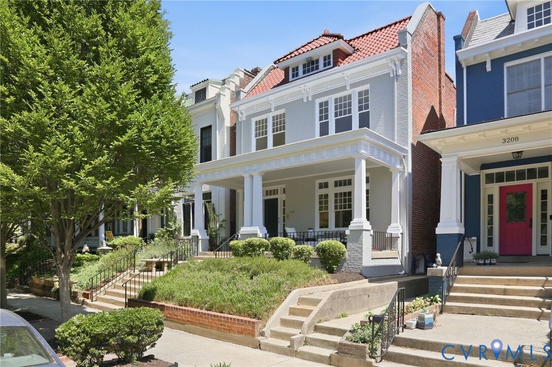 Property Photo: 3210 Grove Avenue VA 23221