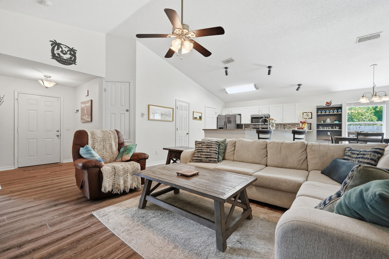Property Photo: 5066 Evergreen Drive FL 32563