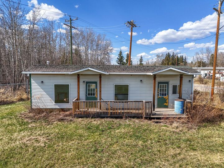Property Photo:  5107 45 Ave  AB T0E 0S0 