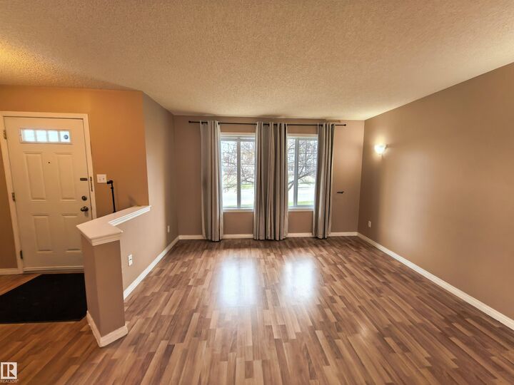 Property Photo:  383 Silverberry Road NW  AB T6T 2B1 