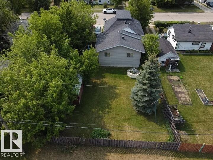 Property Photo: 4612 47 Avenue AB T9A 0J4
