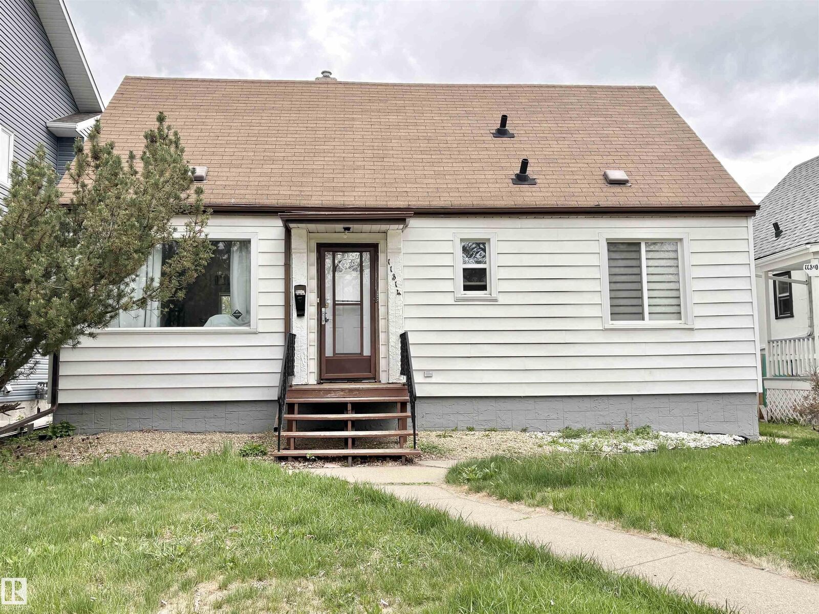 Property Photo:  11314 78 Street NW  AB T6G 0H3 