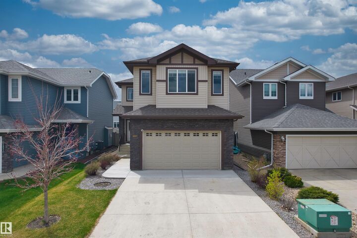 Property Photo: 3807 Claxton Close SW AB T6W 1Y5