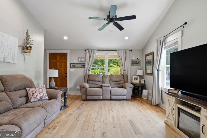 Property Photo: 190 Highland Avenue GA 30132