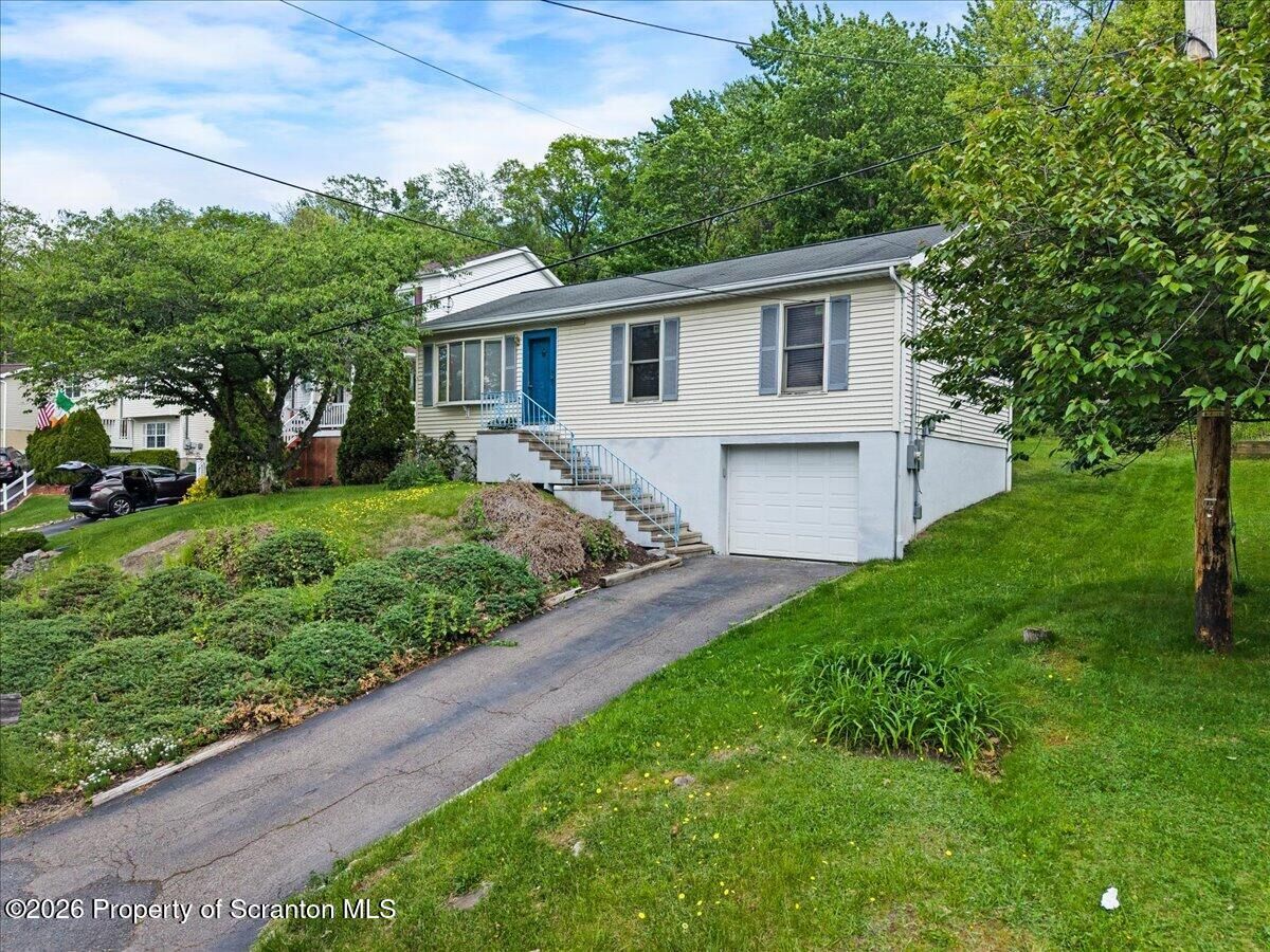 Property Photo:  1207 Moltke Avenue  PA 18505 