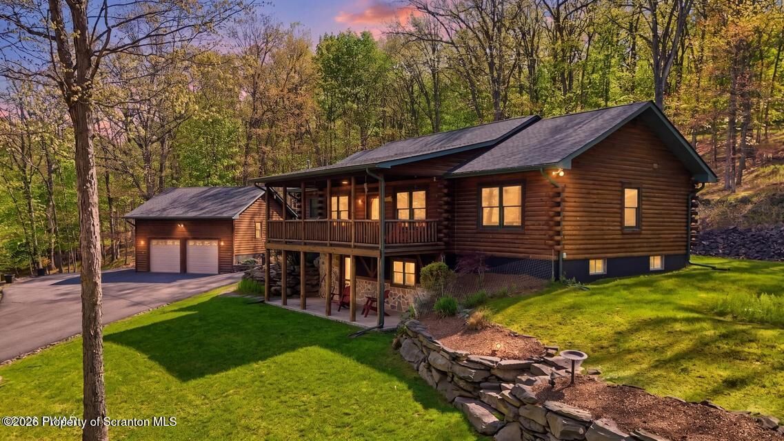 Property Photo:  124 Water View Drive  PA 18428 