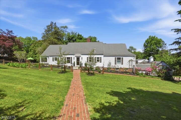 Property Photo:  54 Blackberry Ln  NJ 07960 