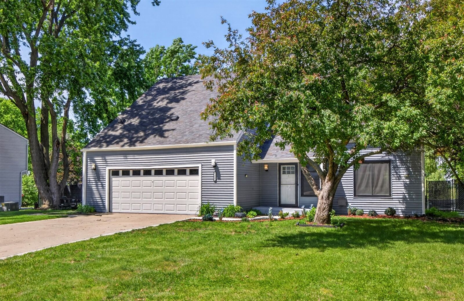 Property Photo: 5358 NW 91st Court IA 50131