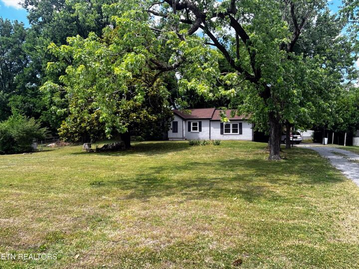 Property Photo:  810 Velma Lane  TN 37129 