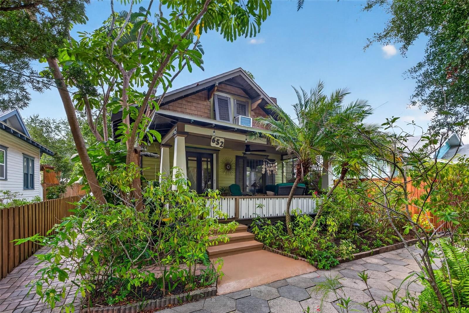 Property Photo:  652 8th Avenue N  FL 33701 