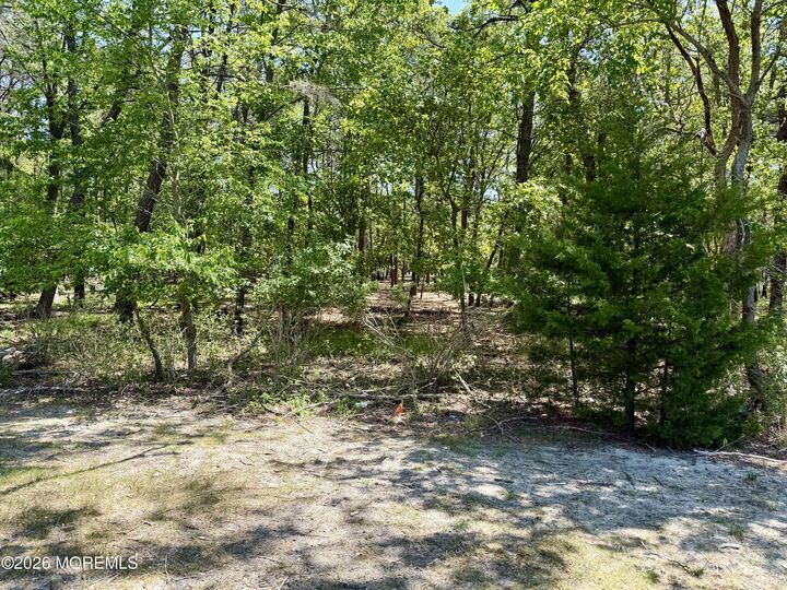 Property Photo:  16 Franklin Lane  NJ 08759 