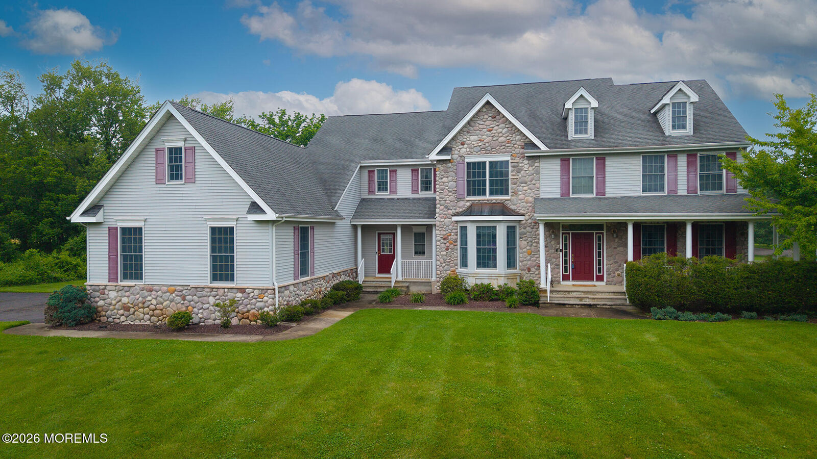 Property Photo:  3 Hartshorne Drive  NJ 08510 