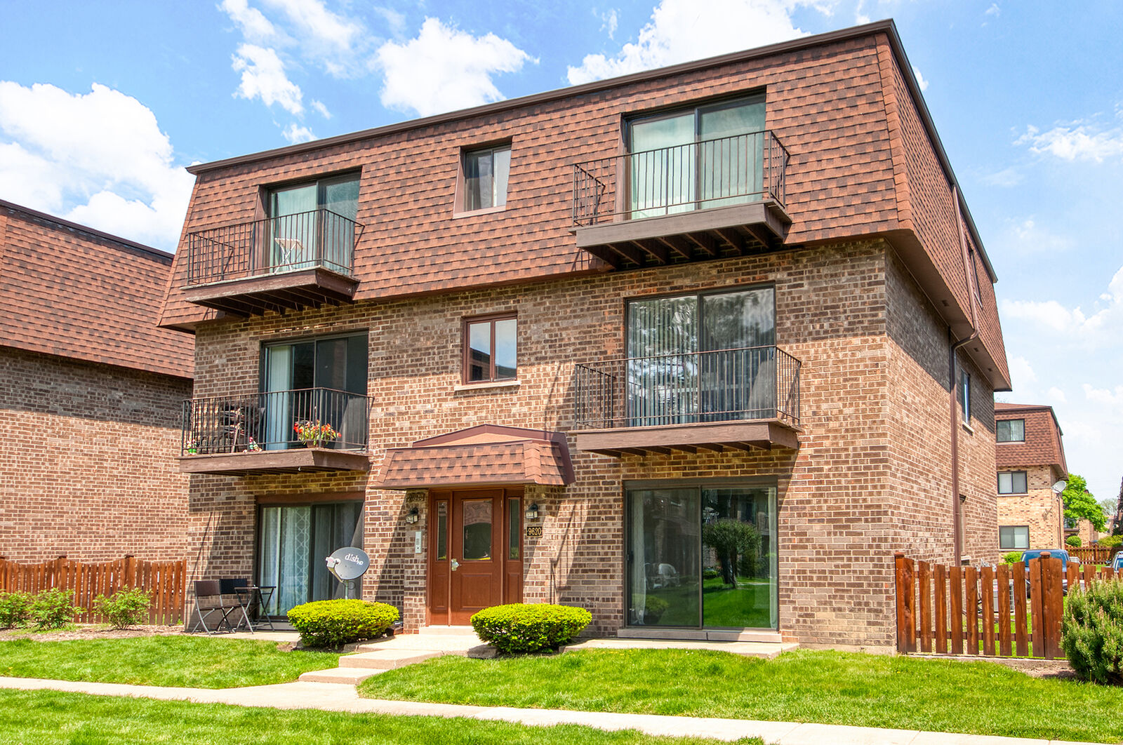 Property Photo: 9620 Bianco Terrace B IL 60016