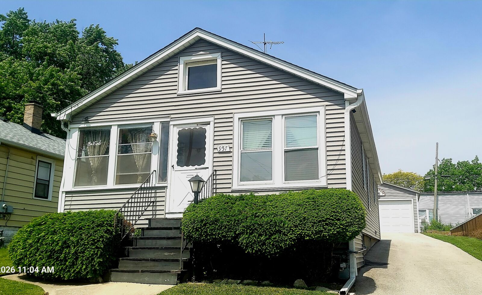 Property Photo:  957 Mason Avenue  IL 60506 
