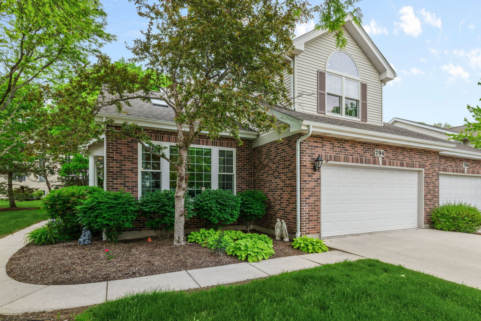 Property Photo:  794 Pheasant Trail  IL 60174 