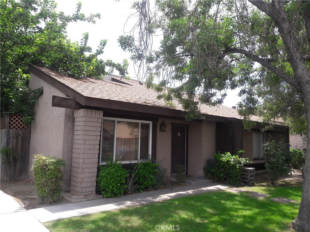 Property Photo:  2100 Pinon Springs Circle A  CA 93309 