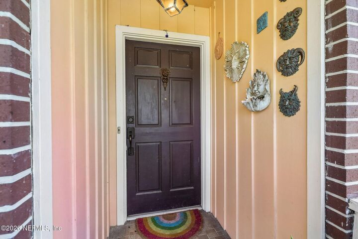 Property Photo: 1189 Crown Drive FL 32221
