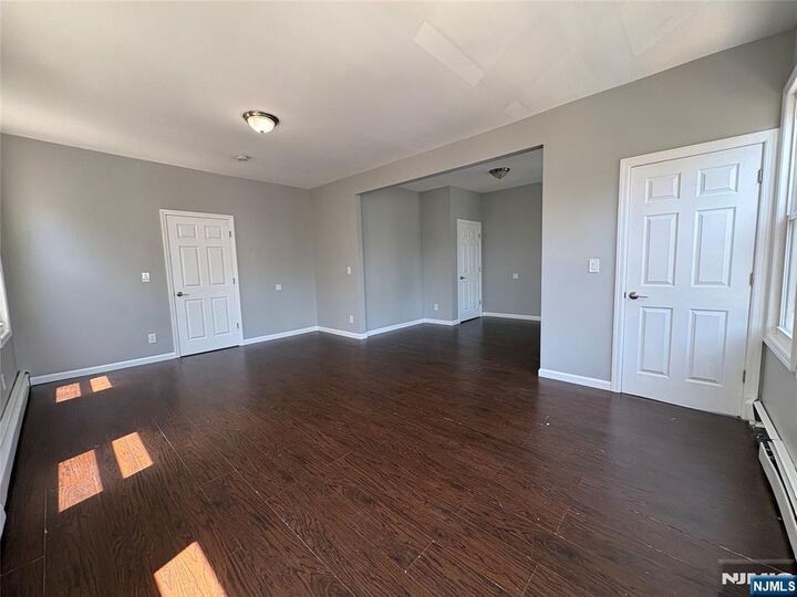Property Photo:  119-121 End Avenue 2  NJ 07106 