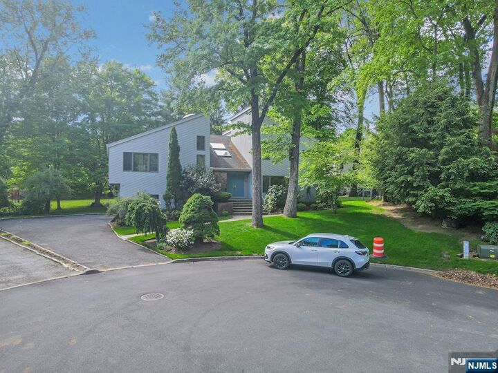 Property Photo:  18 Mission Way  NJ 07670 