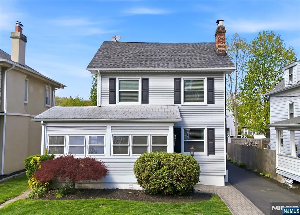 Property Photo:  65 Carteret Street  NJ 07003 