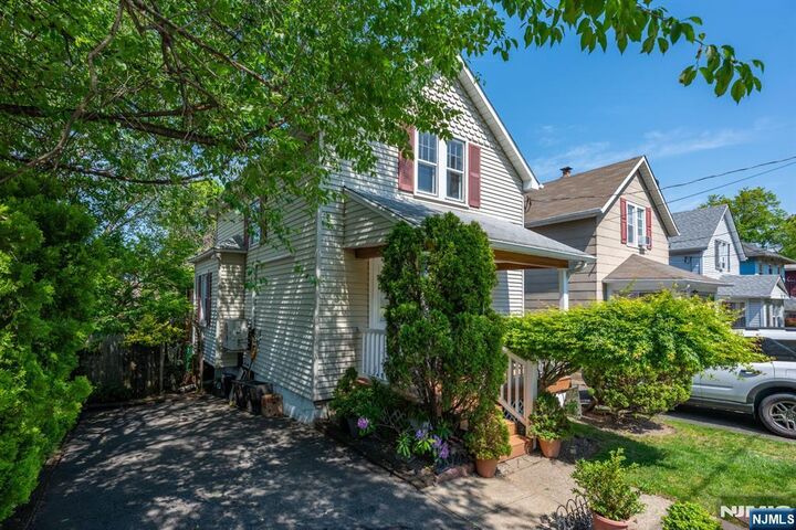 Property Photo:  26 Cumberland Avenue  NJ 07044 