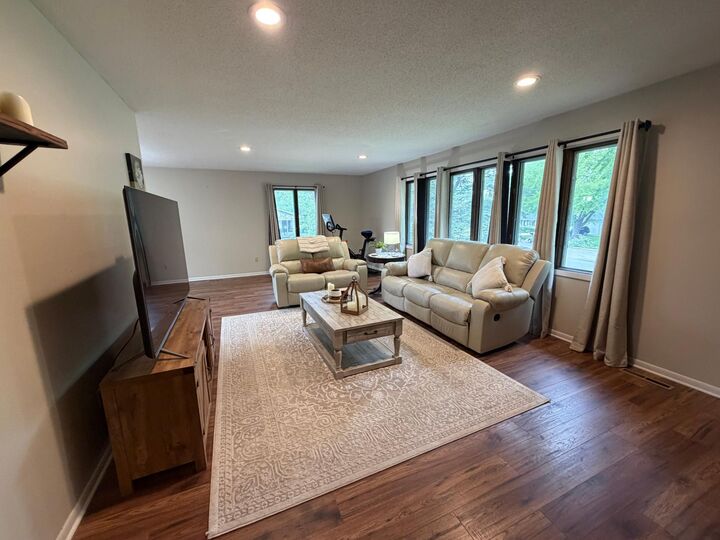 Property Photo:  1609 Gateway Drive  MN 56007 
