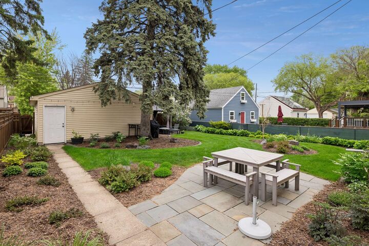 Property Photo: 957 Hoyt Avenue W MN 55117