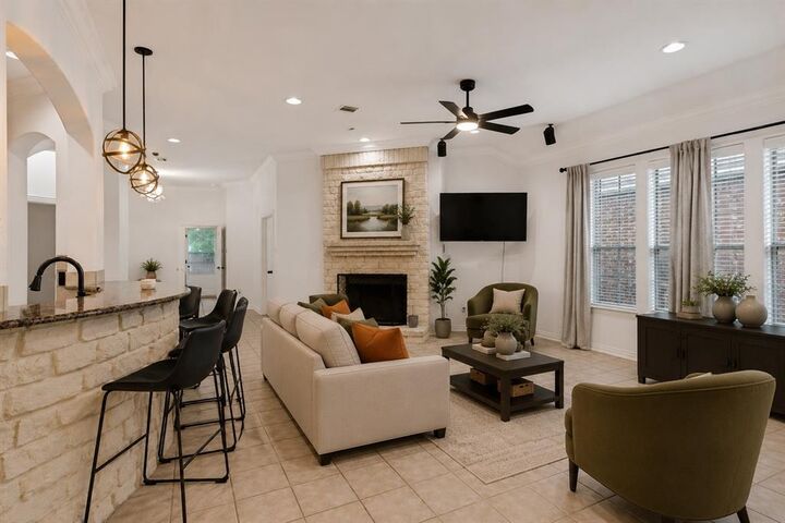 Property Photo: 338 Spyglass Drive TX 76008
